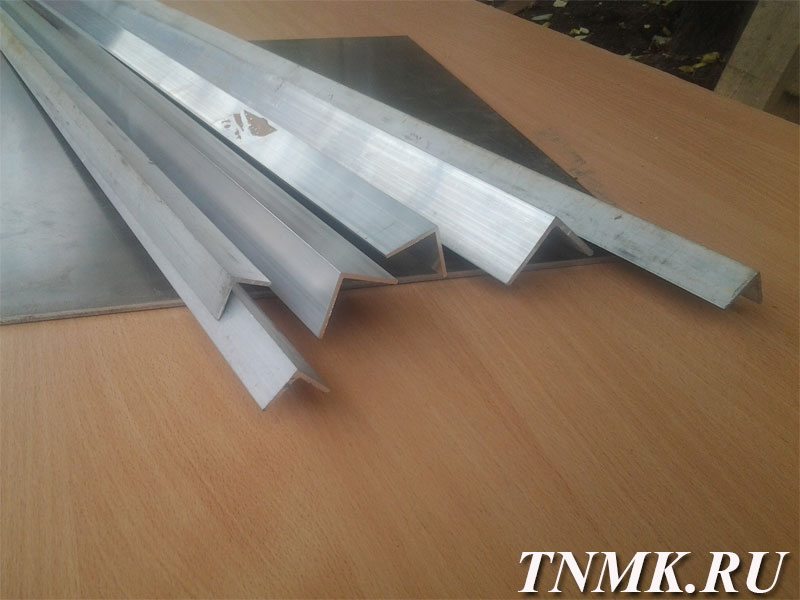 Уголок алюминиевый 40х3 мм АД31 купить в Тюмени